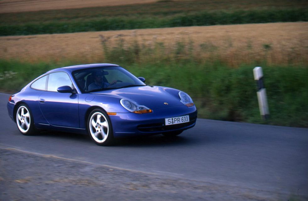 1998 Porsche 911 Carrera Steps into a New Era