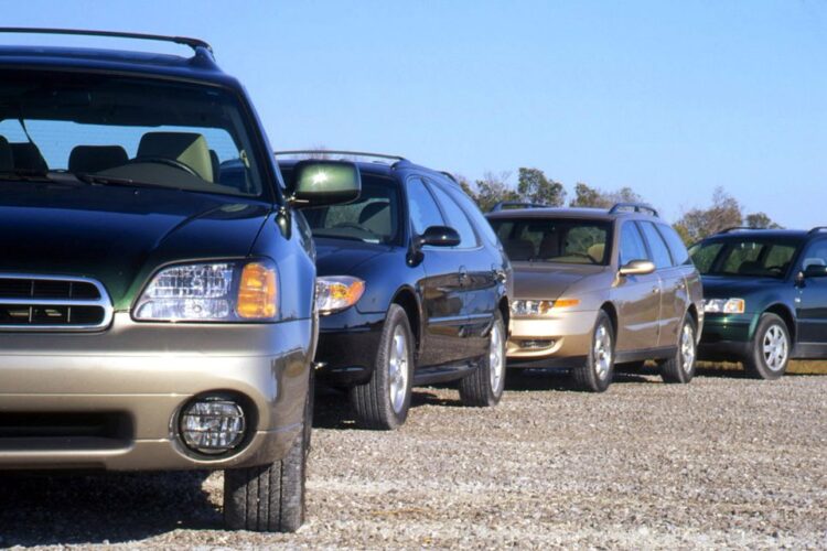 View Photos of the 2000 Station Wagon Comparison