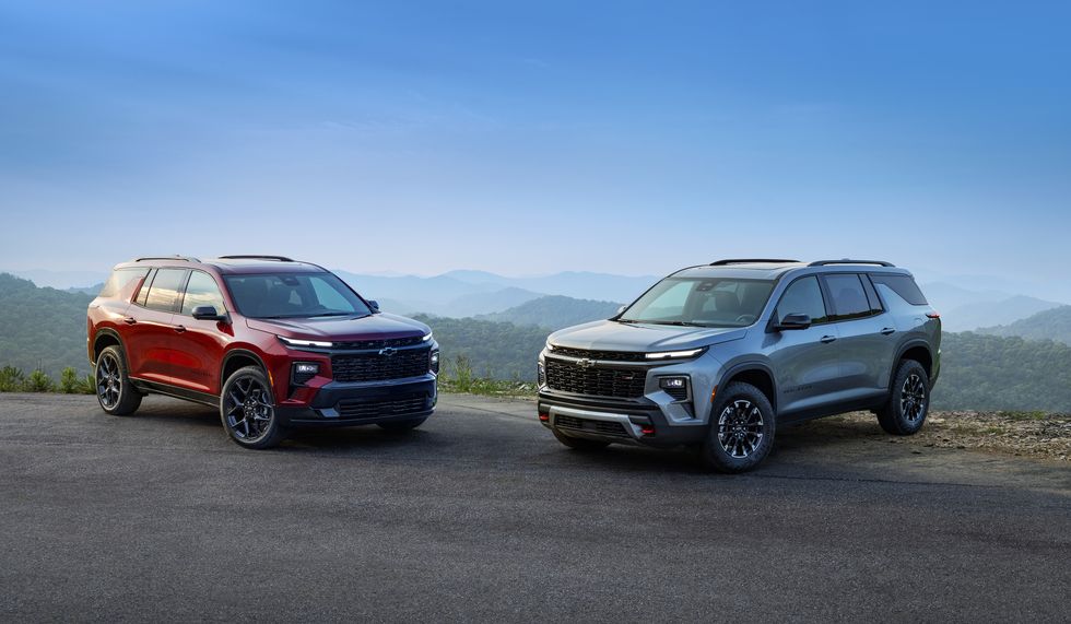 View Interior and Exterior Photos of the 2024 Chevrolet Traverse